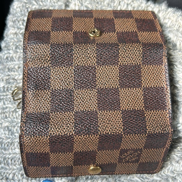 Louis Vuitton Damier Ebene Multicles 4 Key Holder - Picture 11 of 15